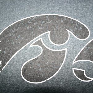 Iowa Hawkeyes Gray Distressed short sleeve T shirt. Size XL